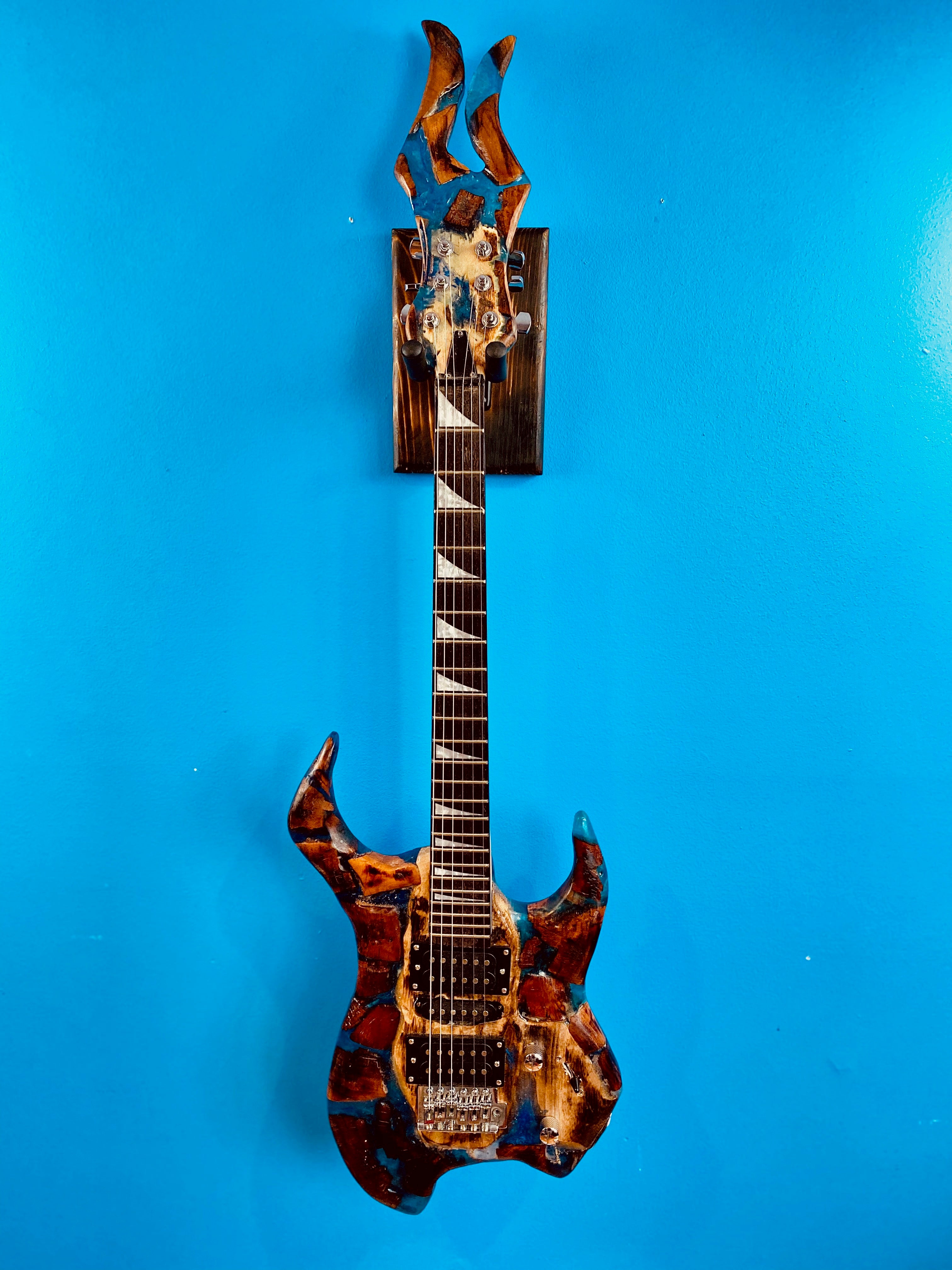 No Strings Attached Gibson Style Guitar